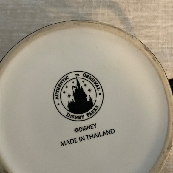 Disney Park Mary Poppins Silhouette Mug - Picture 4 of 6